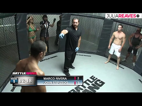 ❤️ Ultimate Fighter ቀለበቱ ውስጥ ከተጣላ በኋላ አንዲት ቁጥር ሴትን ትበዳለች። ☑  ወሲብ
